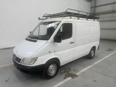 Mercedes-Benz Sprinter 208