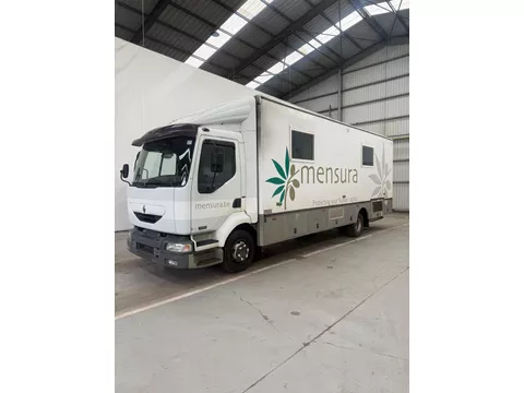 Renault Midlum 220 MEDISCHE VRACHTWAGEN /CAMION MEDICALE / MEDICAL TRUCK