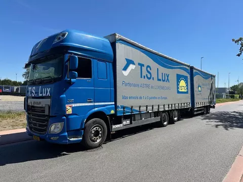 DAF XF 440 6x2 / SUPERSPACECAB / KOMBI MIT ANHANGER SCHMITZ 2016 / DURCHLADEN / 2 STUCK